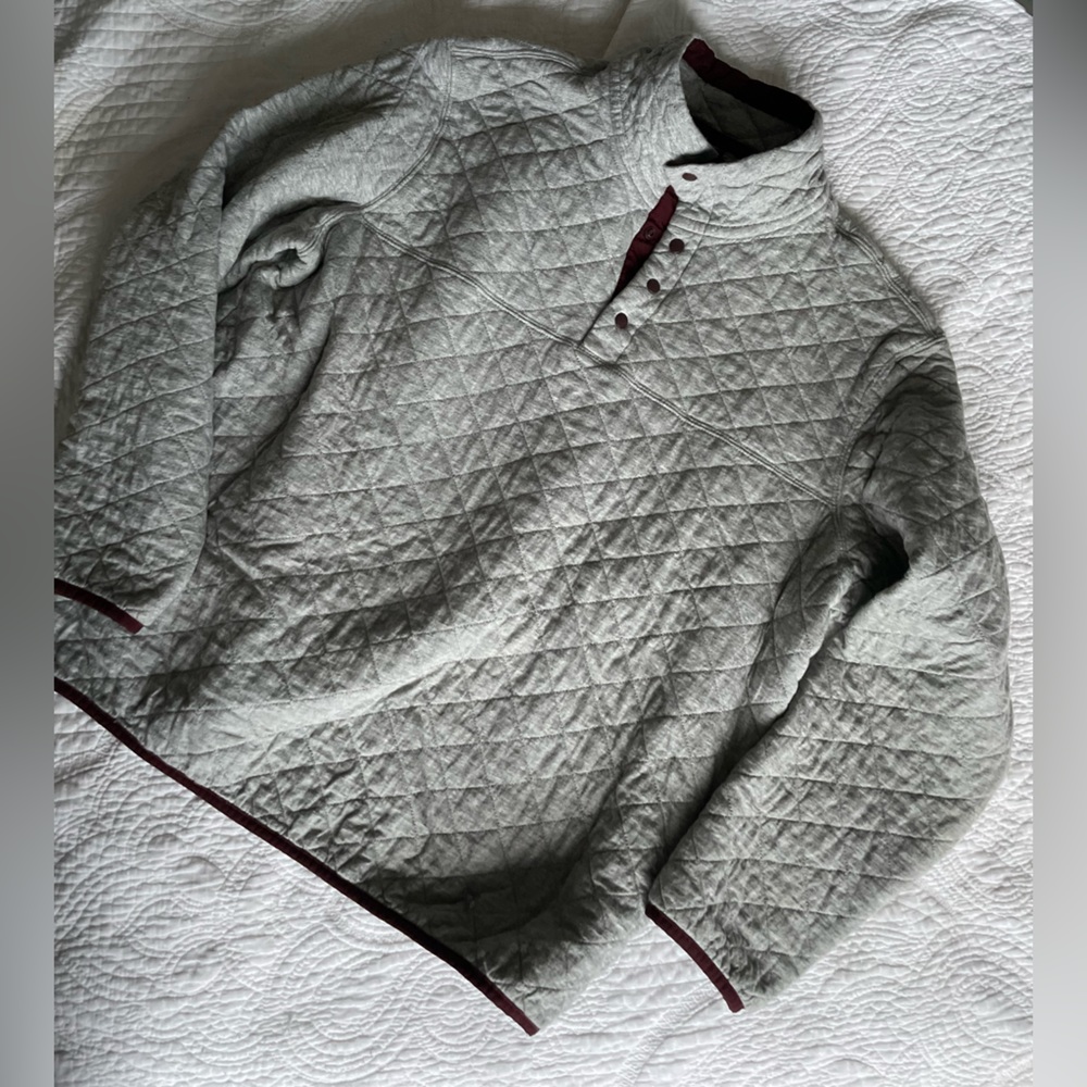 Men’s Quilted Three Button Pullover